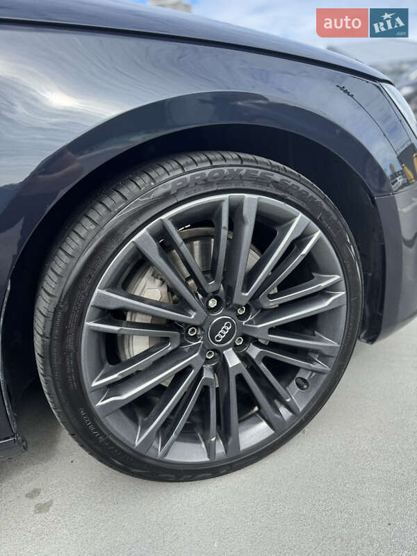 Седан Audi A4 2017 в Киеве