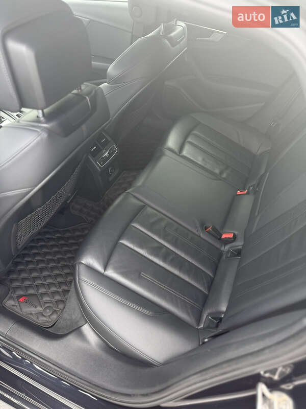 Седан Audi A4 2017 в Киеве