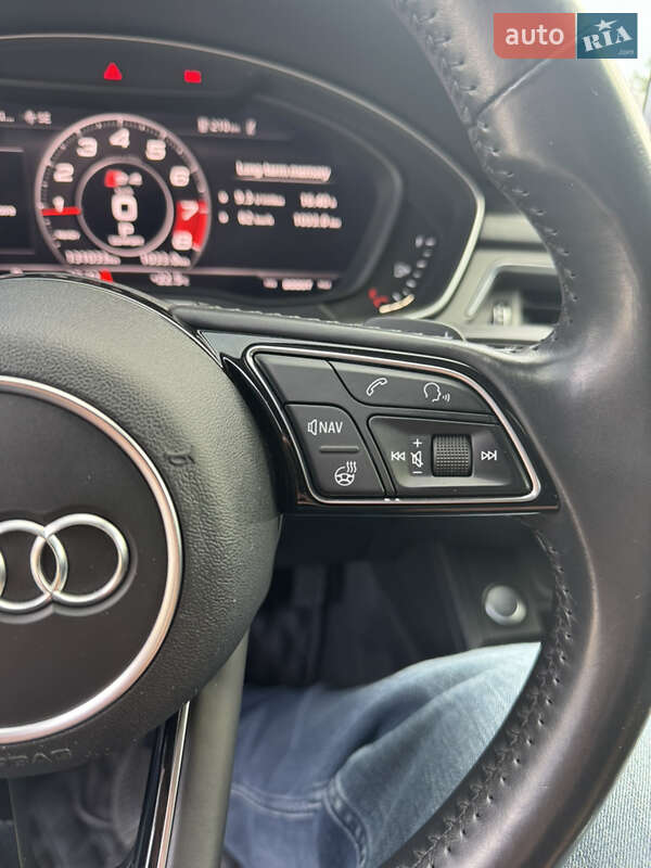 Седан Audi A4 2017 в Киеве