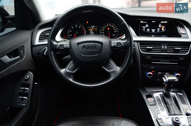 Седан Audi A4 2012 в Киеве