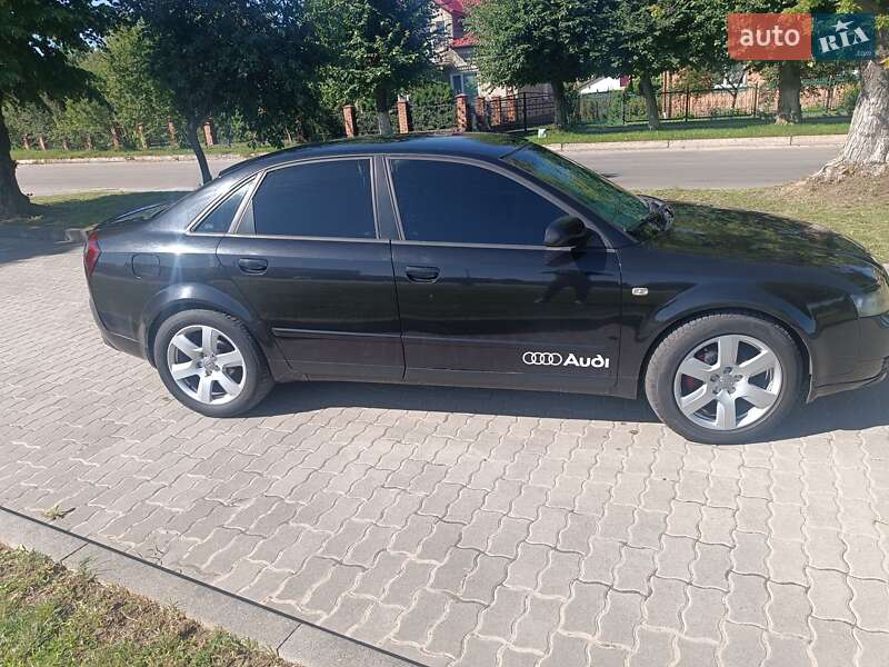Седан Audi A4 2004 в Сокале