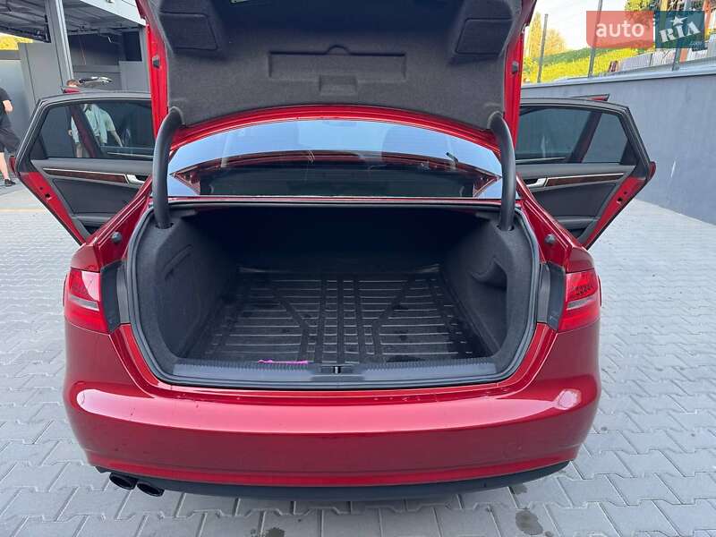 Седан Audi A4 2013 в Житомире