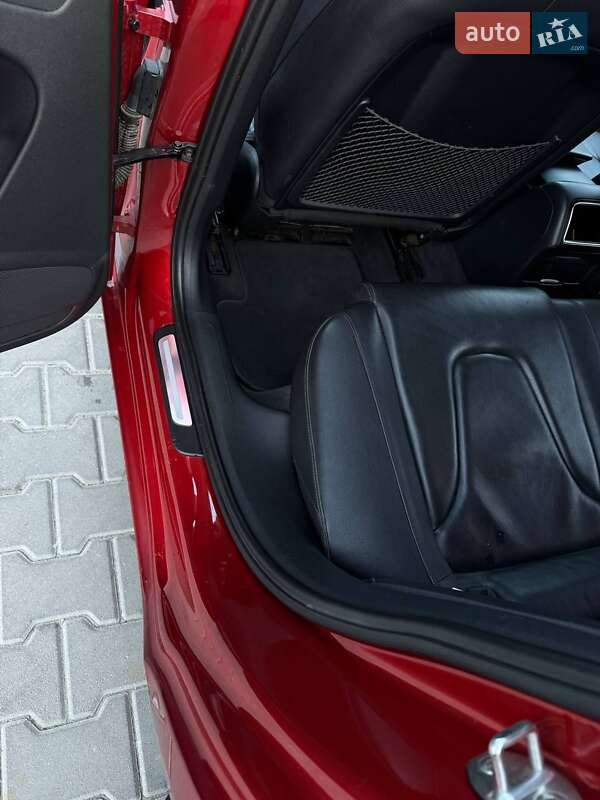 Седан Audi A4 2013 в Житомире