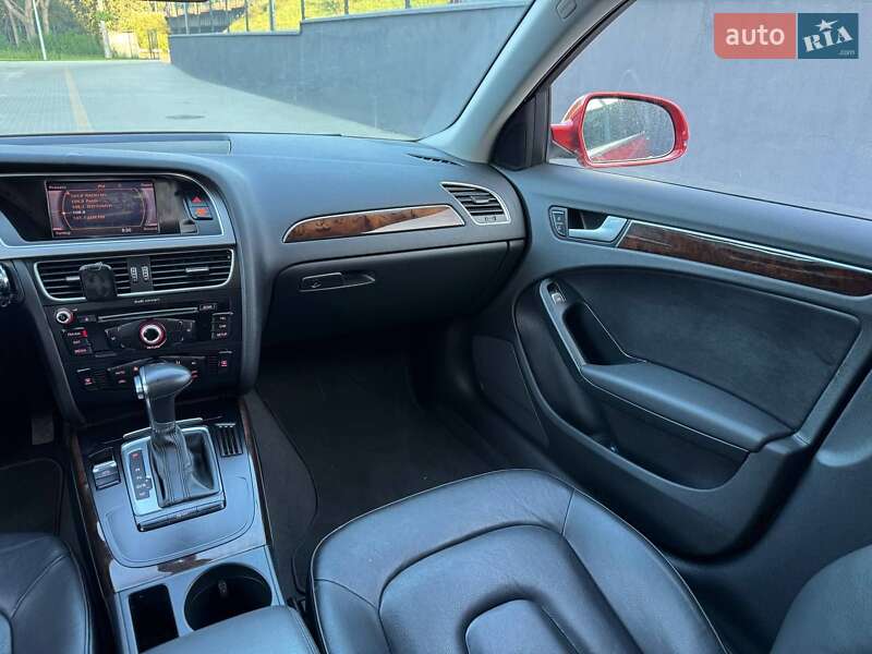 Седан Audi A4 2013 в Житомире