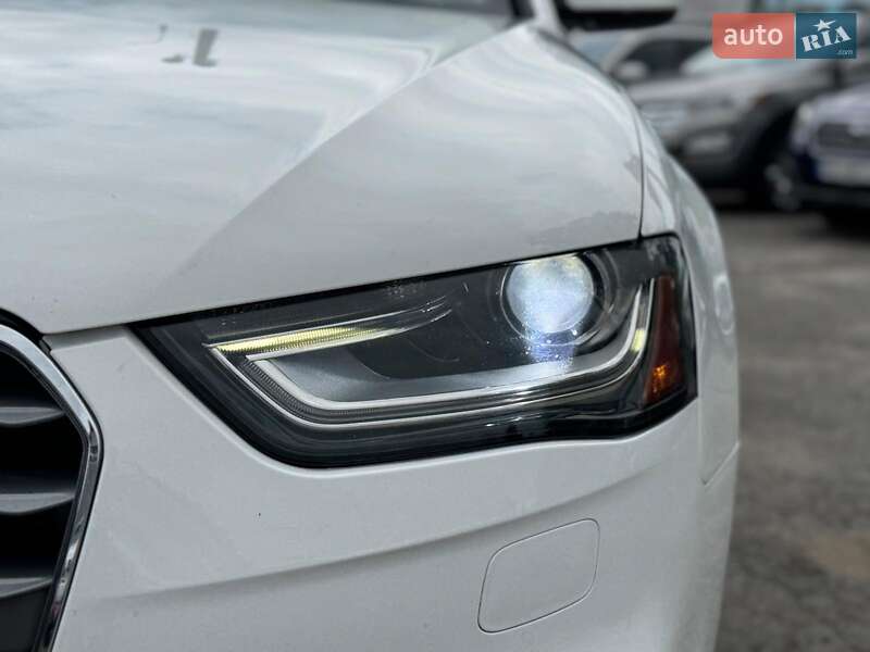 Седан Audi A4 2012 в Виннице