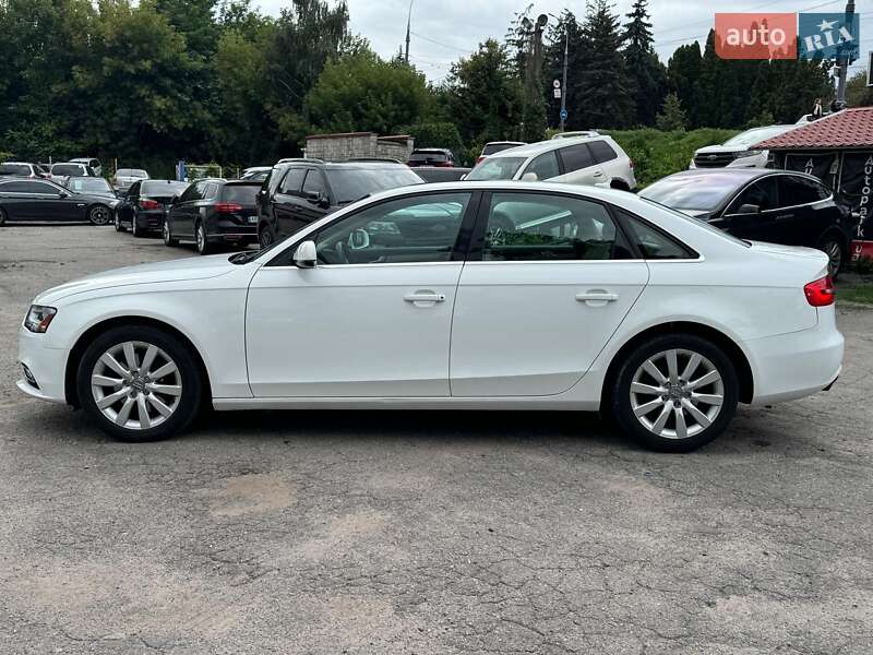 Седан Audi A4 2012 в Виннице