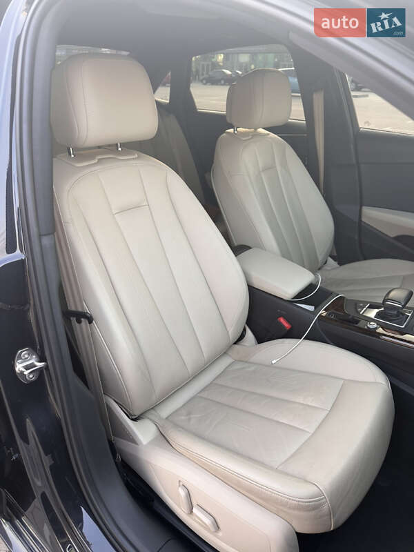 Седан Audi A4 2017 в Киеве