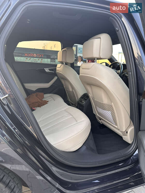 Седан Audi A4 2017 в Киеве