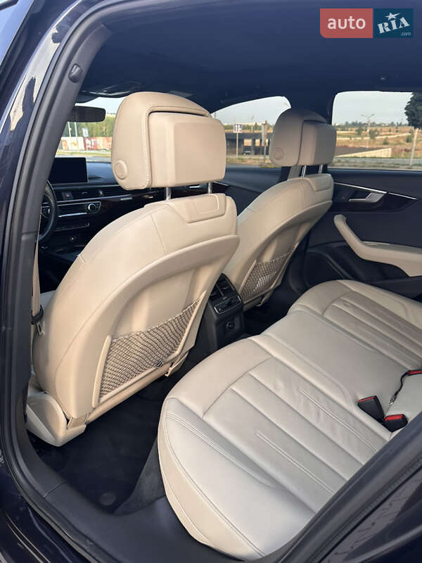 Седан Audi A4 2017 в Киеве