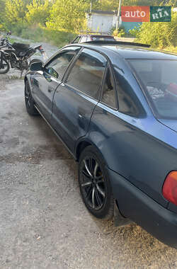 Седан Audi A4 1996 в 