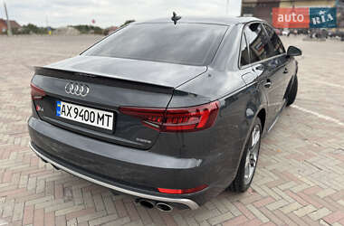 Седан Audi A4 2018 в 