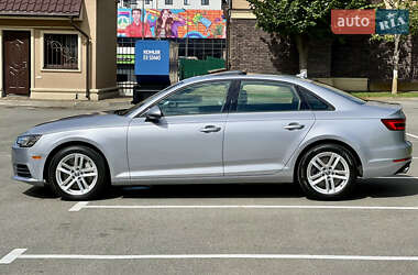 Седан Audi A4 2017 в 