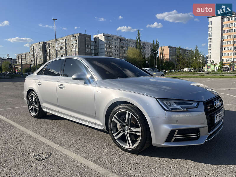 Седан Audi A4 2018 в Ивано-Франковске