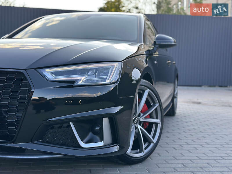Седан Audi A4 2017 в Харкові