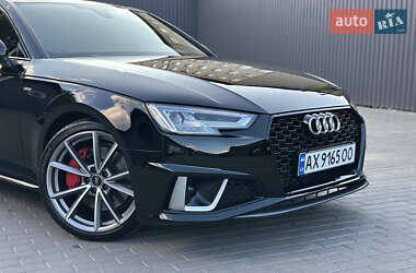 Седан Audi A4 2017 в 