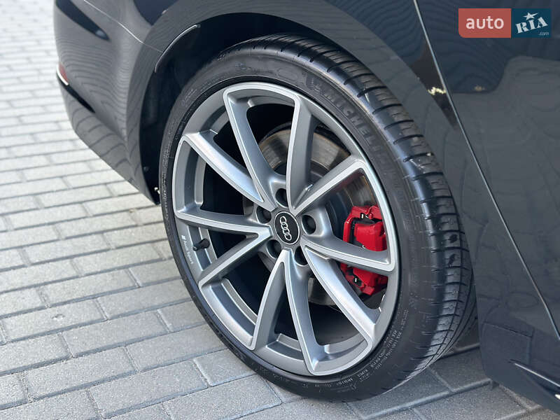 Седан Audi A4 2017 в Харкові