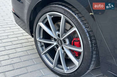 Седан Audi A4 2017 в 