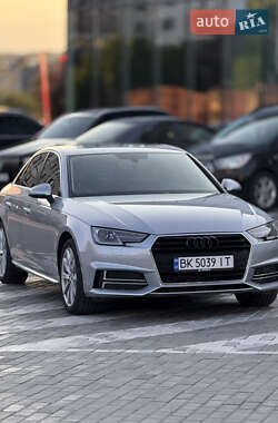 Седан Audi A4 2017 в 