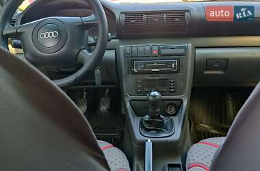 Седан Audi A4 1998 в 