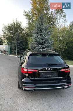 Универсал Audi A4 2022 в 