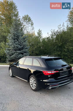 Универсал Audi A4 2022 в 