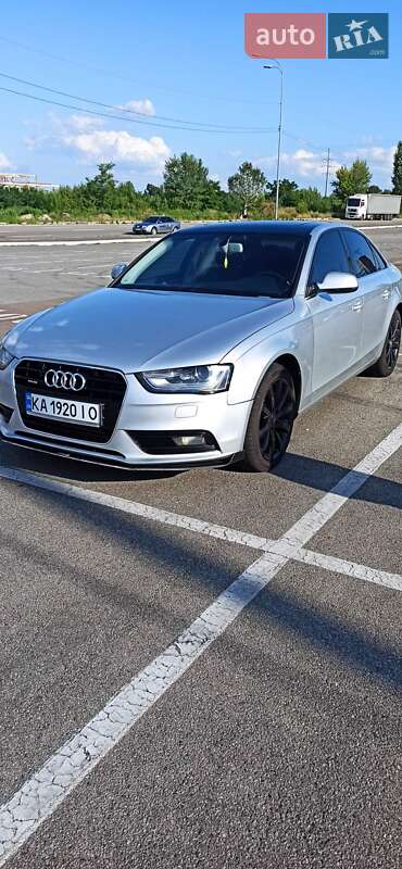 Седан Audi A4 2013 в Киеве