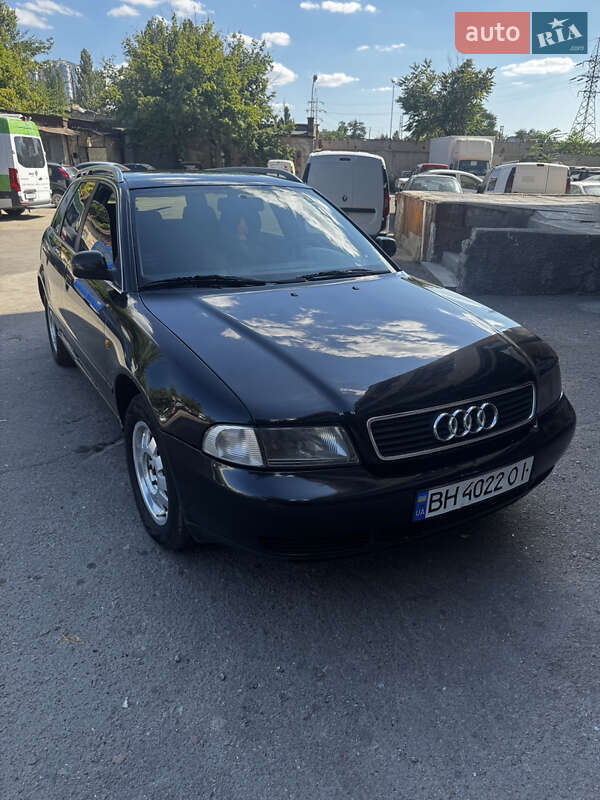 Универсал Audi A4 1998 в Одессе