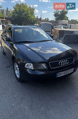 Универсал Audi A4 1998 в 