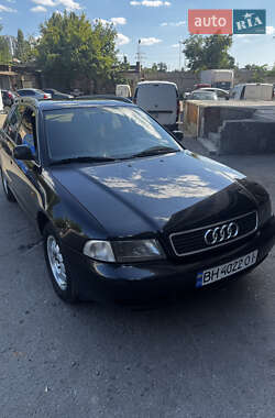 Универсал Audi A4 1998 в 