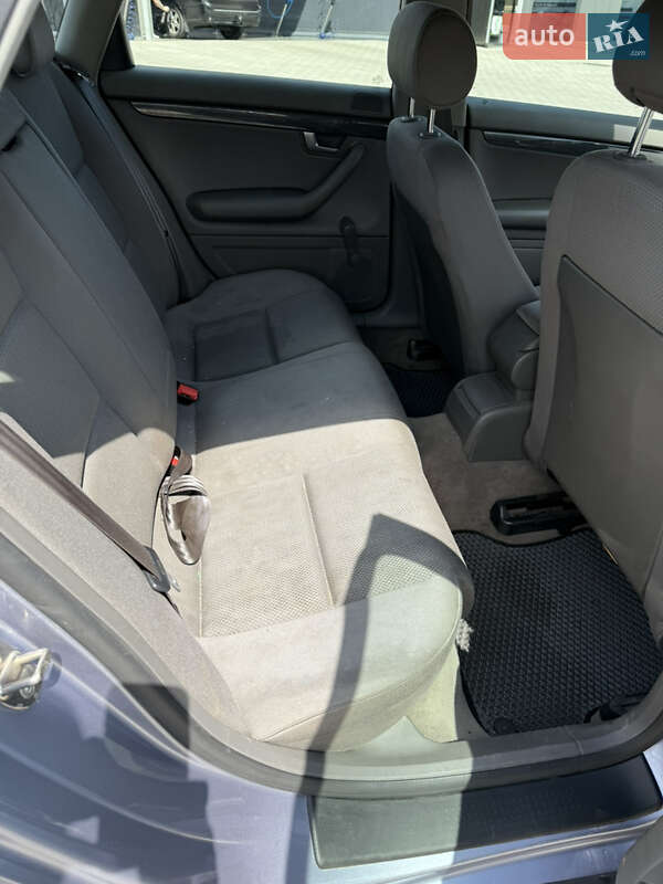 Седан Audi A4 2004 в Львове