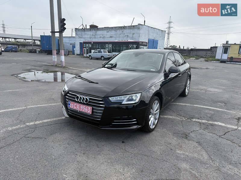 Седан Audi A4 2016 в Горішніх Плавнях