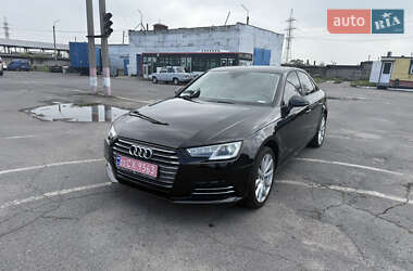 Седан Audi A4 2016 в 