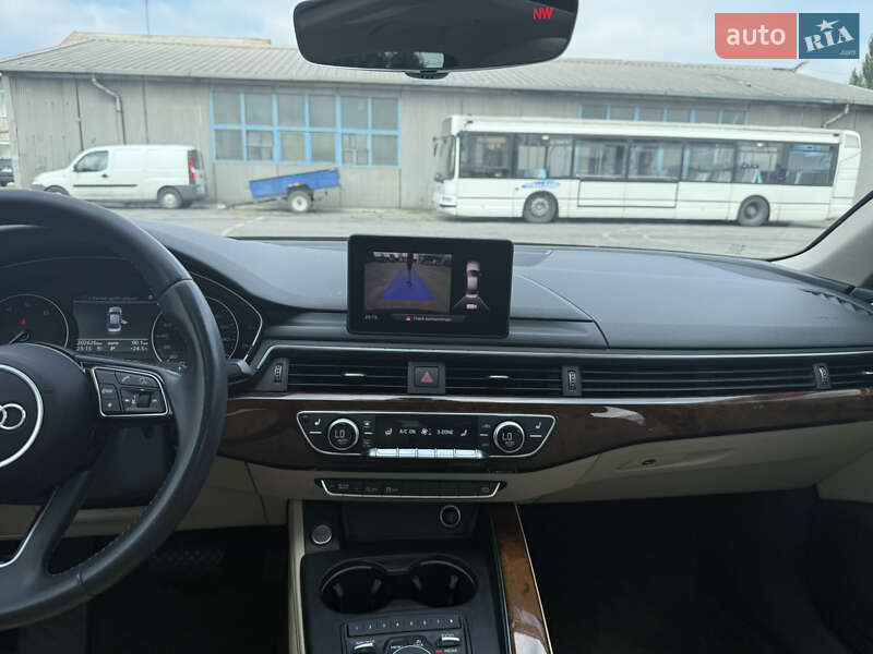 Седан Audi A4 2016 в Горішніх Плавнях