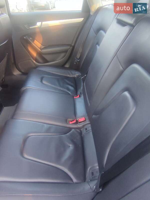 Седан Audi A4 2014 в Киеве