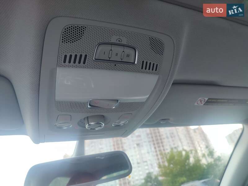 Седан Audi A4 2014 в Киеве