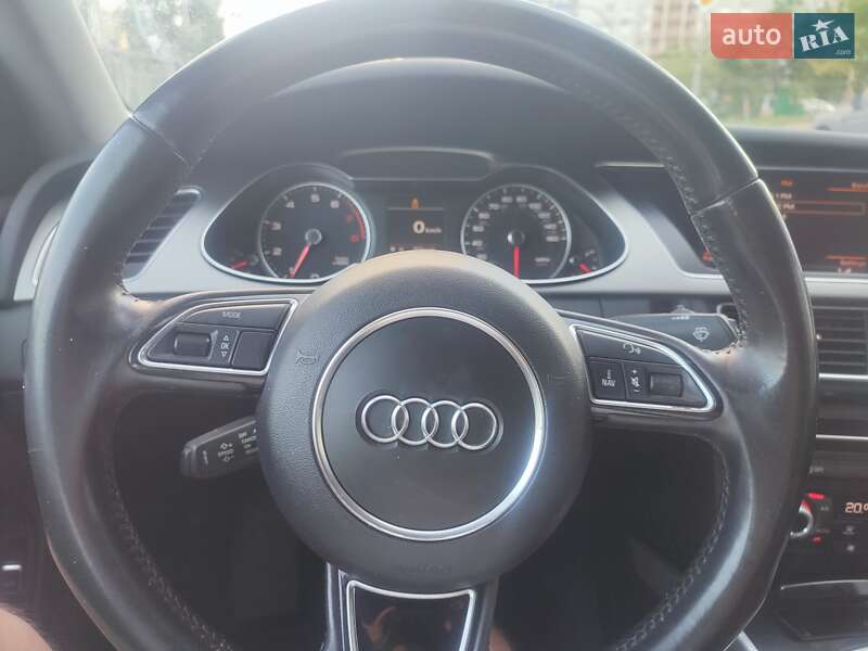 Седан Audi A4 2014 в Киеве
