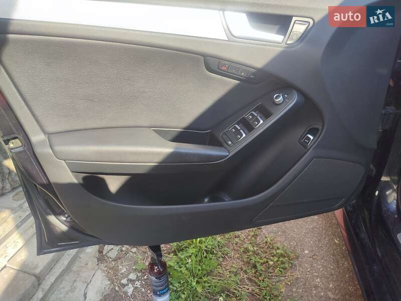 Седан Audi A4 2014 в Киеве