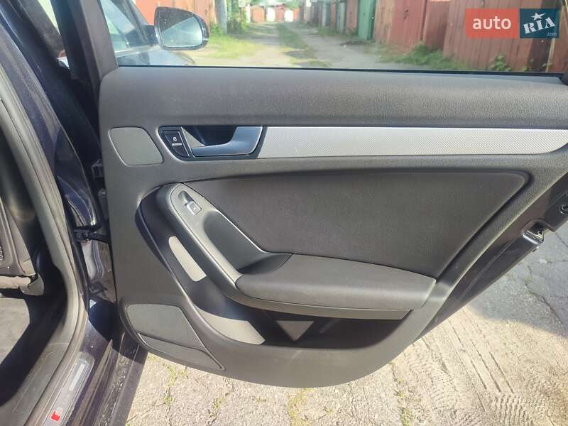 Седан Audi A4 2014 в Киеве