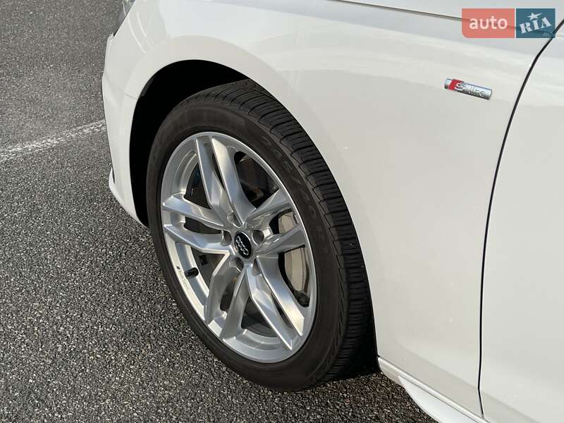 Седан Audi A4 2019 в Киеве