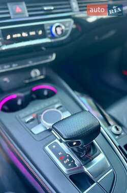 Седан Audi A4 2017 в 