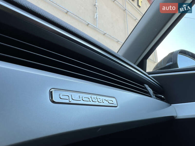 Седан Audi A4 2018 в Дрогобыче