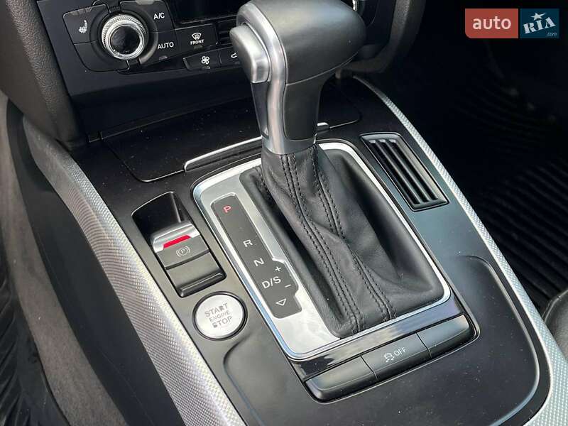 Седан Audi A4 2015 в Львове