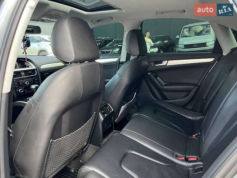 Седан Audi A4 2015 в Львове