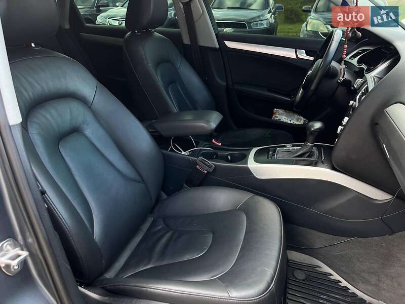 Седан Audi A4 2015 в Львове