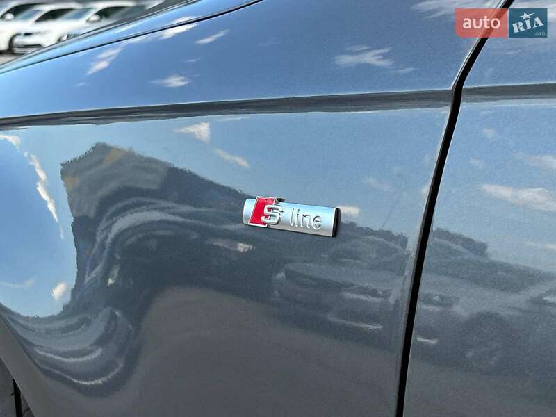Седан Audi A4 2015 в Львове