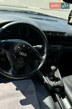 Седан Audi A4 1995 в 
