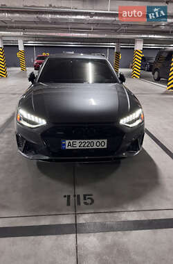 Седан Audi A4 2020 в 