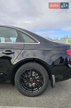 Седан Audi A4 2012 в 