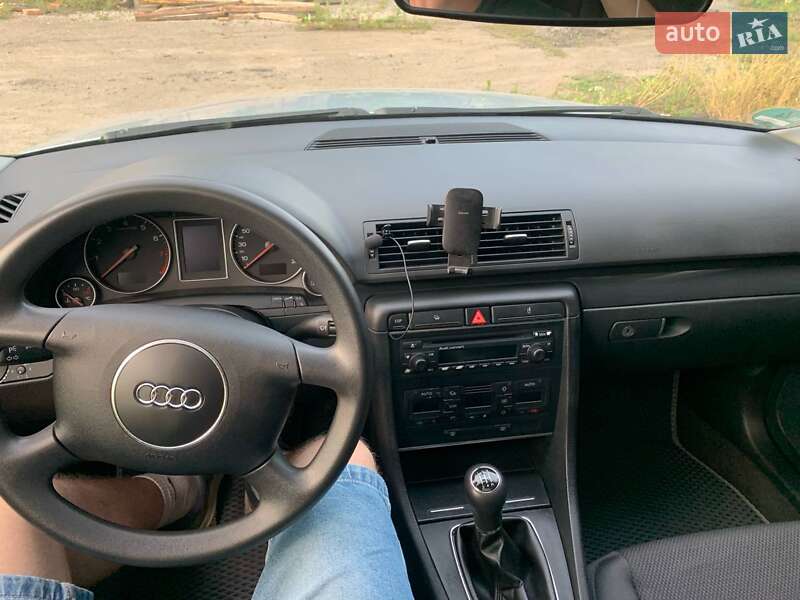 Седан Audi A4 2002 в Старокостянтинові