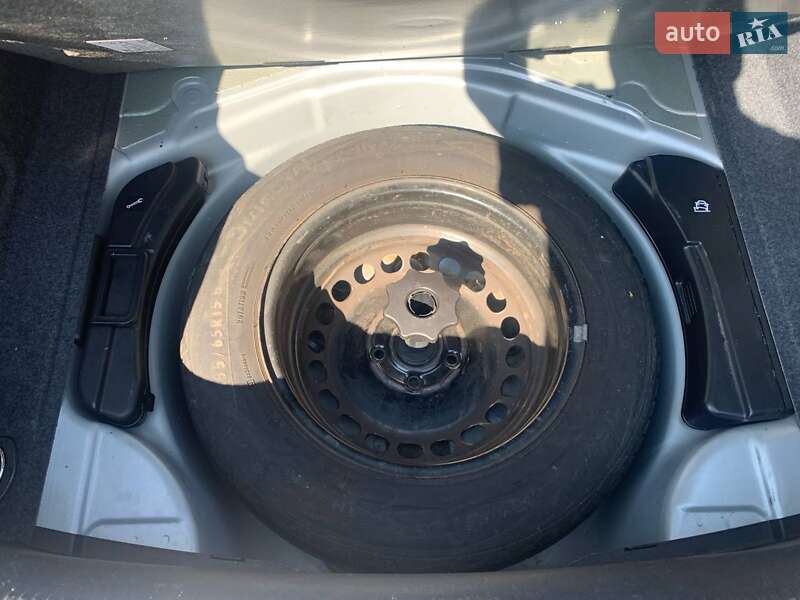 Седан Audi A4 2002 в Старокостянтинові